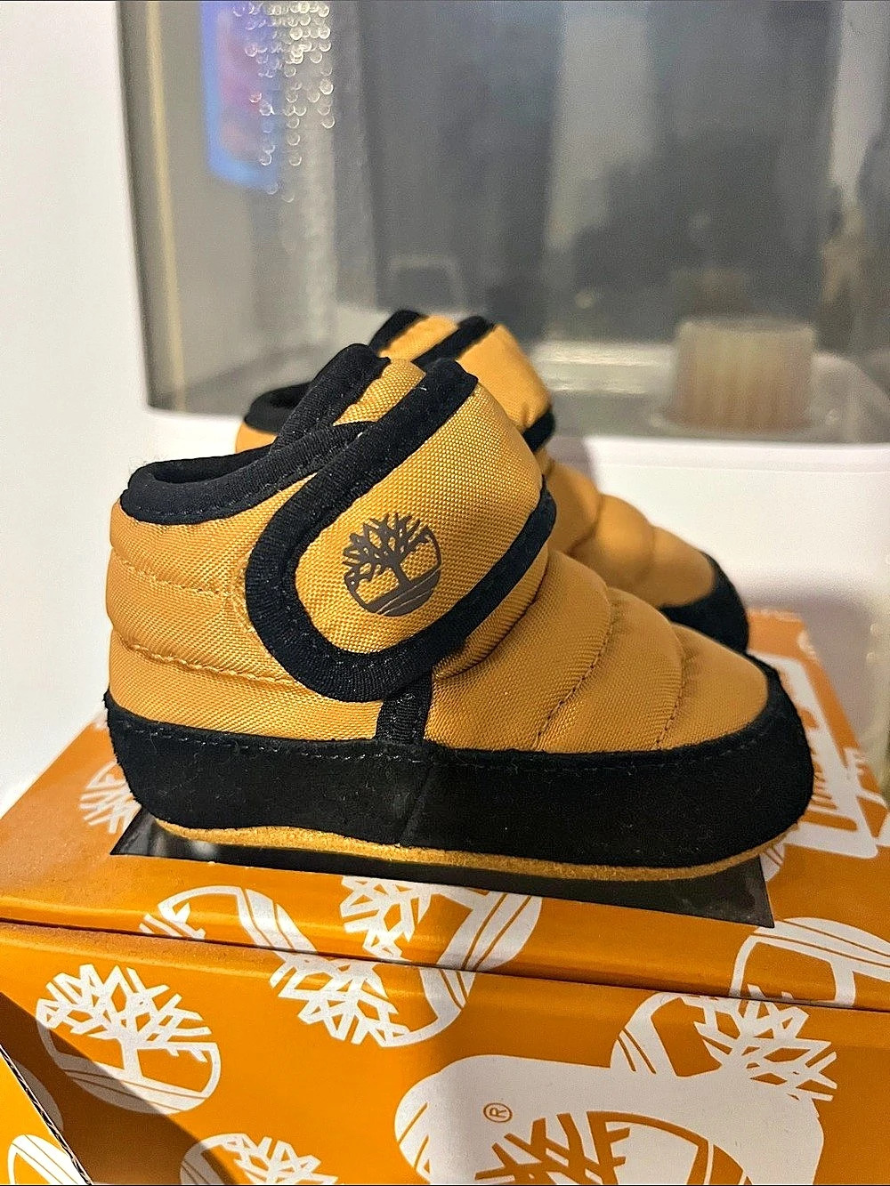 Timberland Infant Crib Bootie Mid Hook-and-Loop Boot Baby US 1